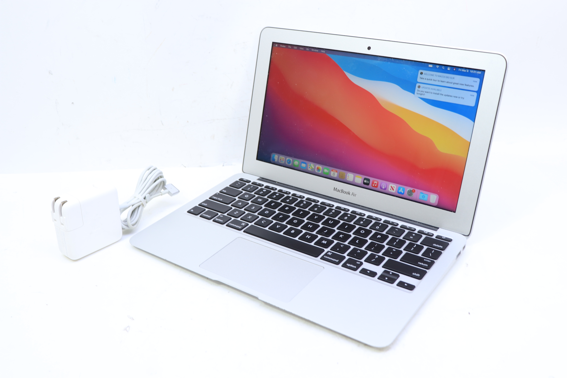 Apple MacBook Air A1465 (11-inch, Early 2015): Intel Core i5-5250U, 4GB RAM, 128GB SSD – Silver (MJVM2LL/A) - Image 4